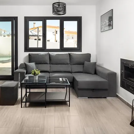 La Fuente Holiday home *